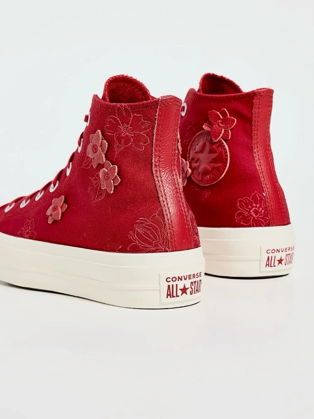 Converse Chuck Taylor All Star Lift High ‘Floral Embroidery Days Ahead’